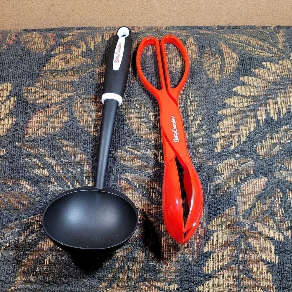 Betty Crocker Scoop and Salad Tong Set